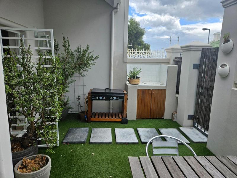 3 Bedroom Property for Sale in Green Point Western Cape
